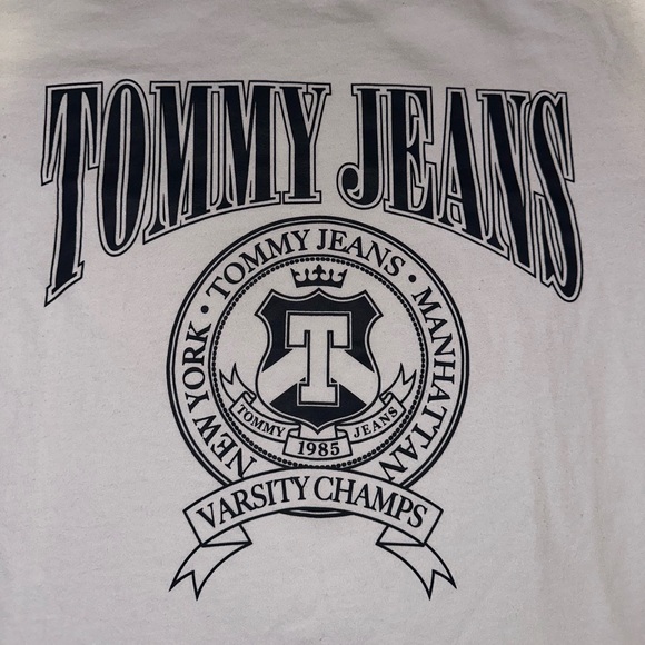Tommy Jeans Graphic Tee - Picture 2 of 3